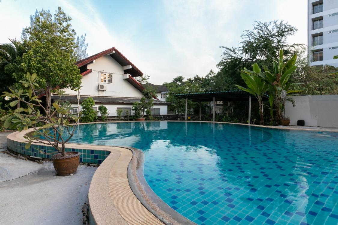 Lily Hotel Bangkok Buitenkant foto