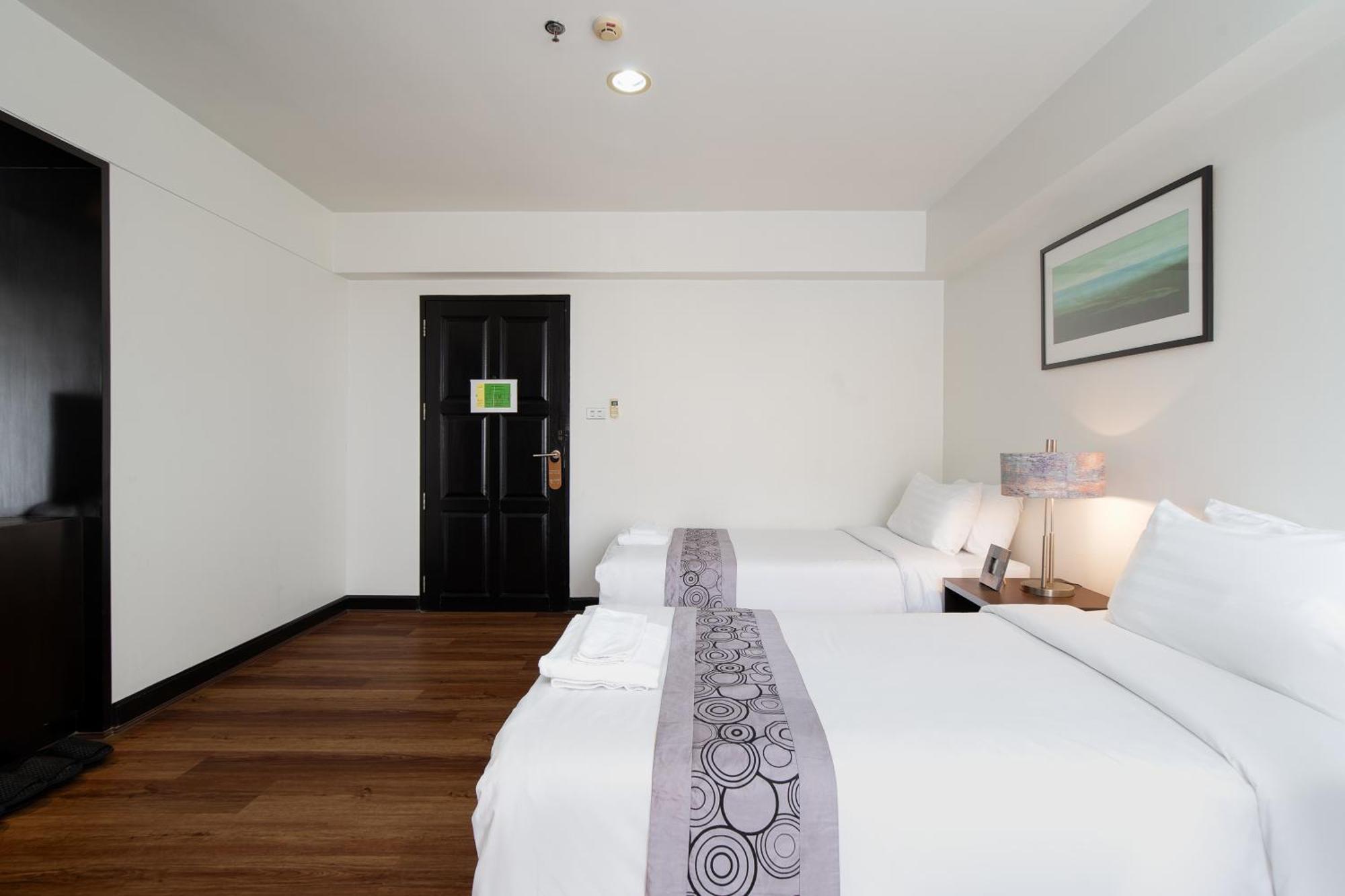 Lily Hotel Bangkok Buitenkant foto