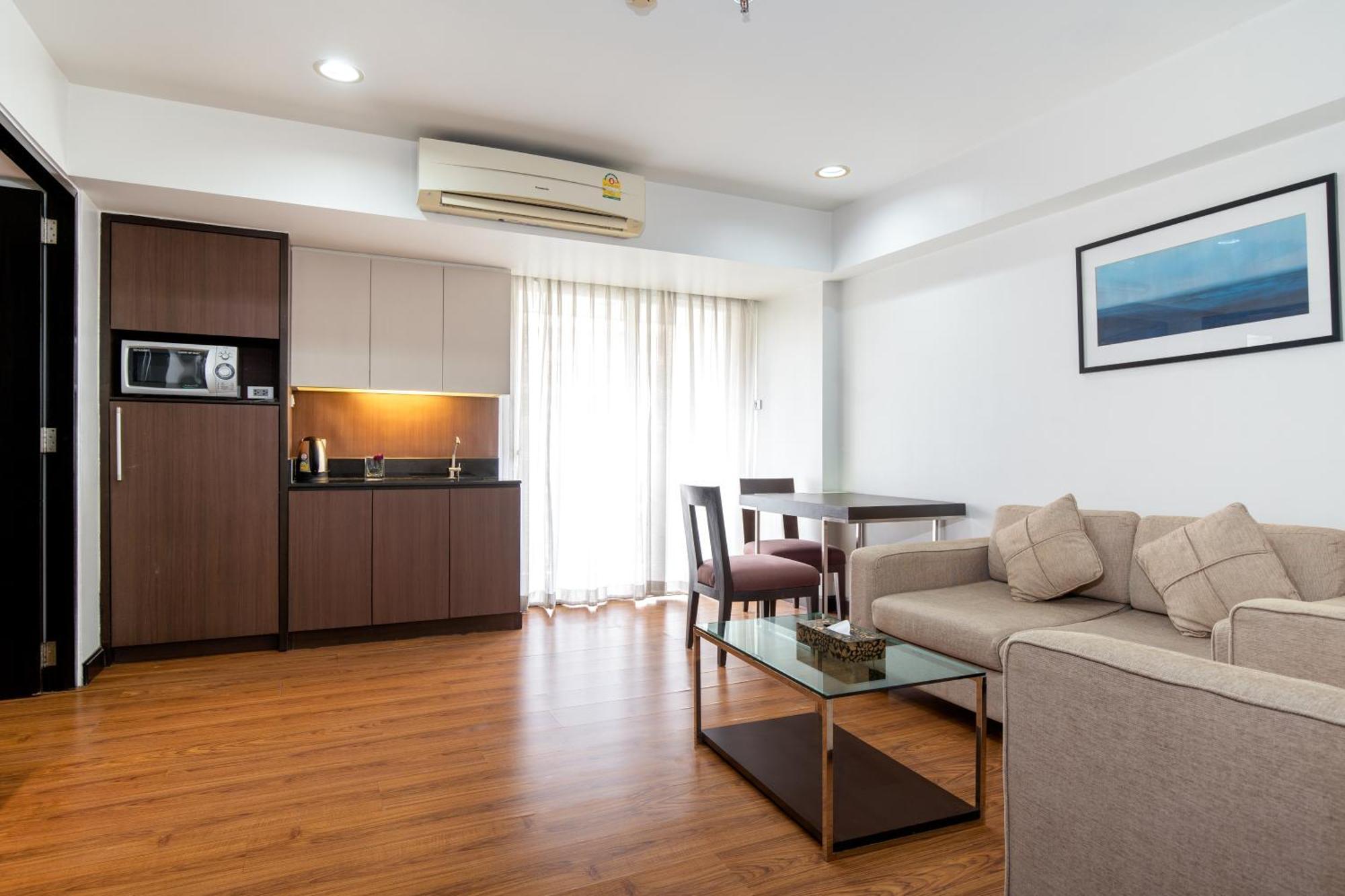 Lily Hotel Bangkok Buitenkant foto