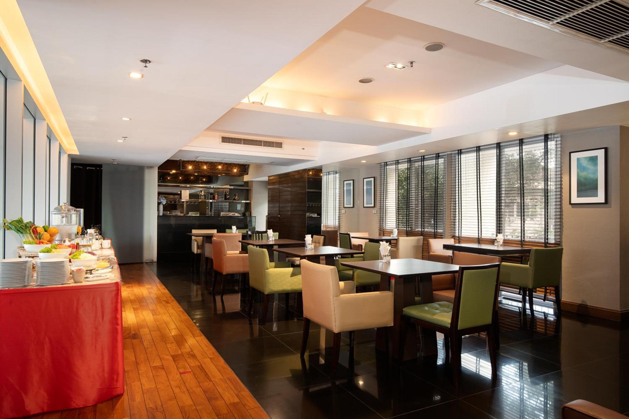 Lily Hotel Bangkok Buitenkant foto