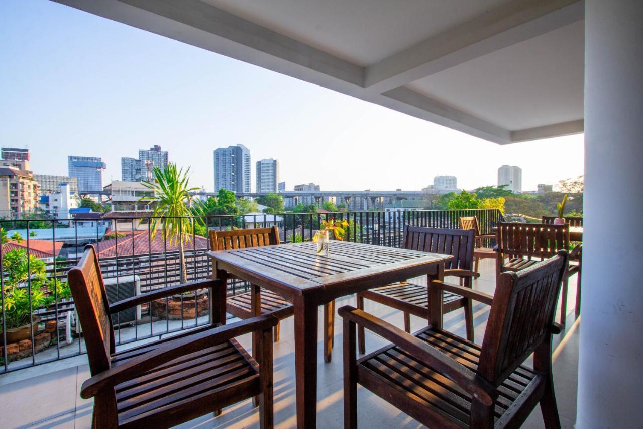 Lily Hotel Bangkok Buitenkant foto