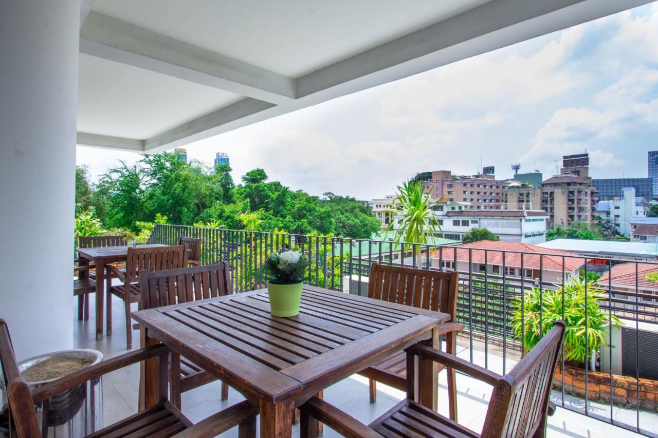 Lily Hotel Bangkok Buitenkant foto
