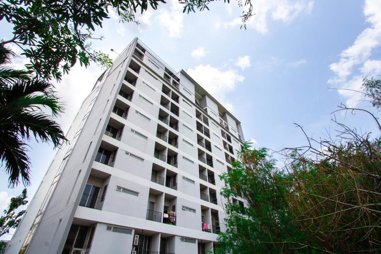 Lily Hotel Bangkok Buitenkant foto